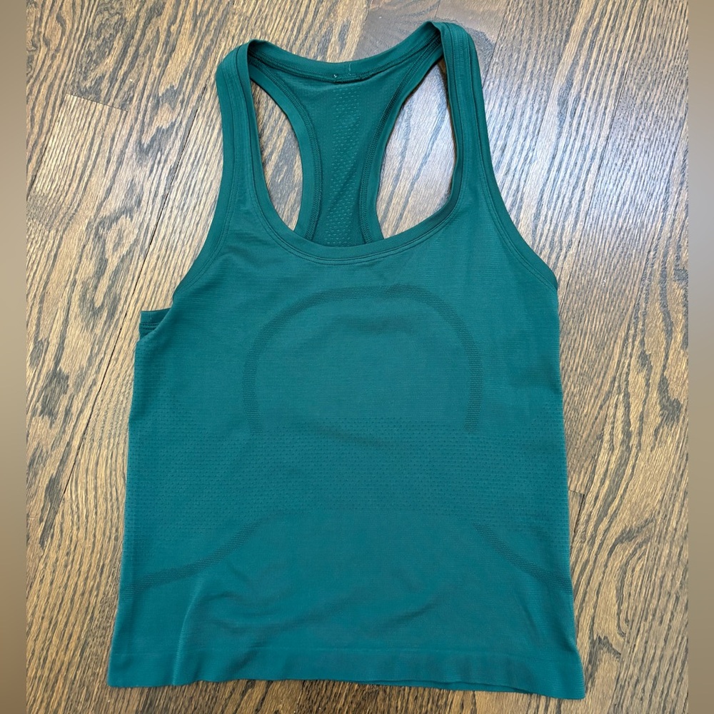 Women's Green Lululemon Swiftly Tech Racerback Tank Top, waist length, size 4
